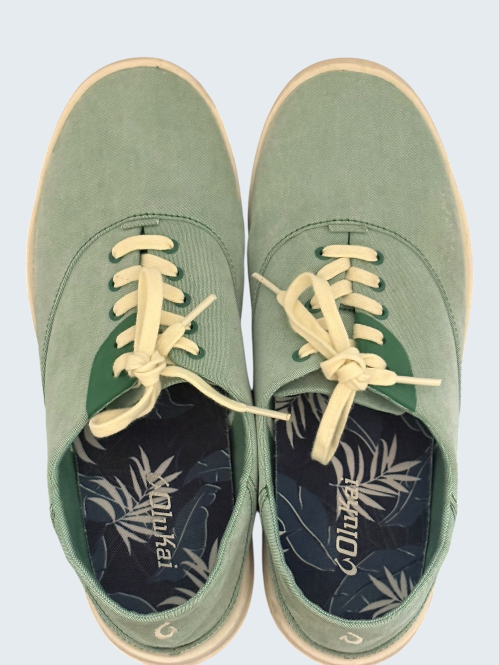 OluKai Men's Tradewind sneakers featuring a versatile convertible slip-on heel - Picture 2 of 7